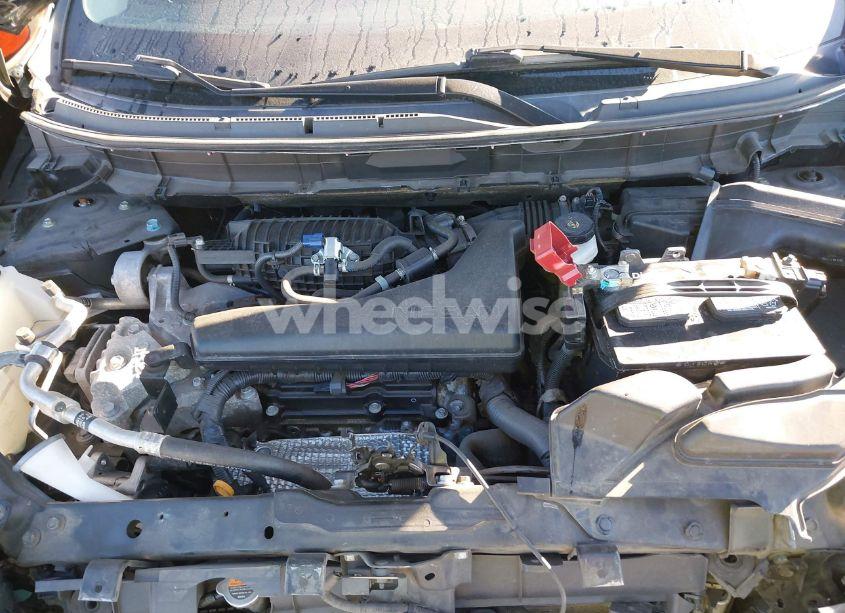 Photo 10 of 2019 Nissan Rogue SV (VIN 5N1AT2MT8KC782606)