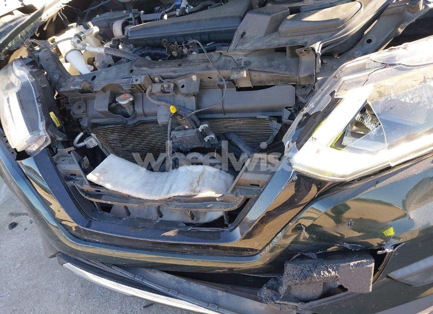 Photo 6 of 2019 Nissan Rogue SV (VIN 5N1AT2MT8KC782606)