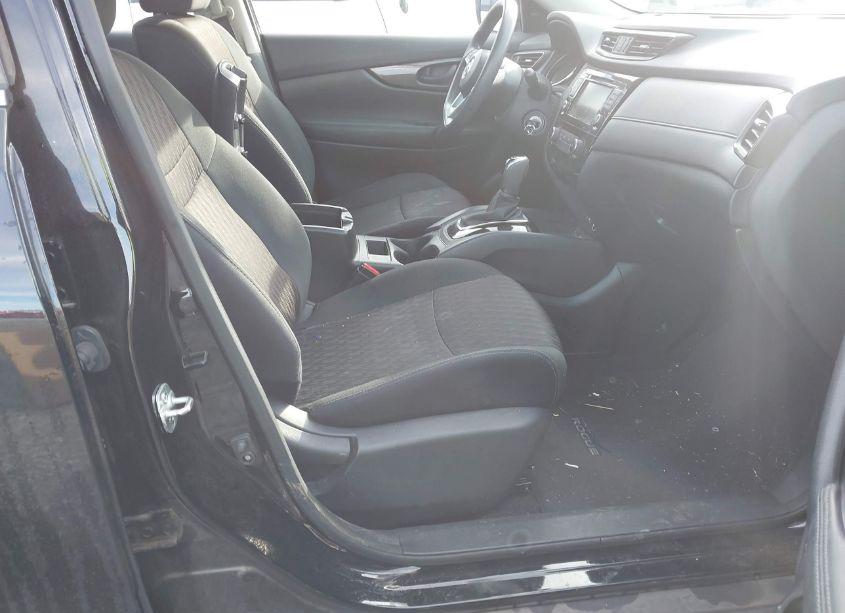 Photo 5 of 2019 Nissan Rogue S (VIN 5N1AT2MT8KC801607)