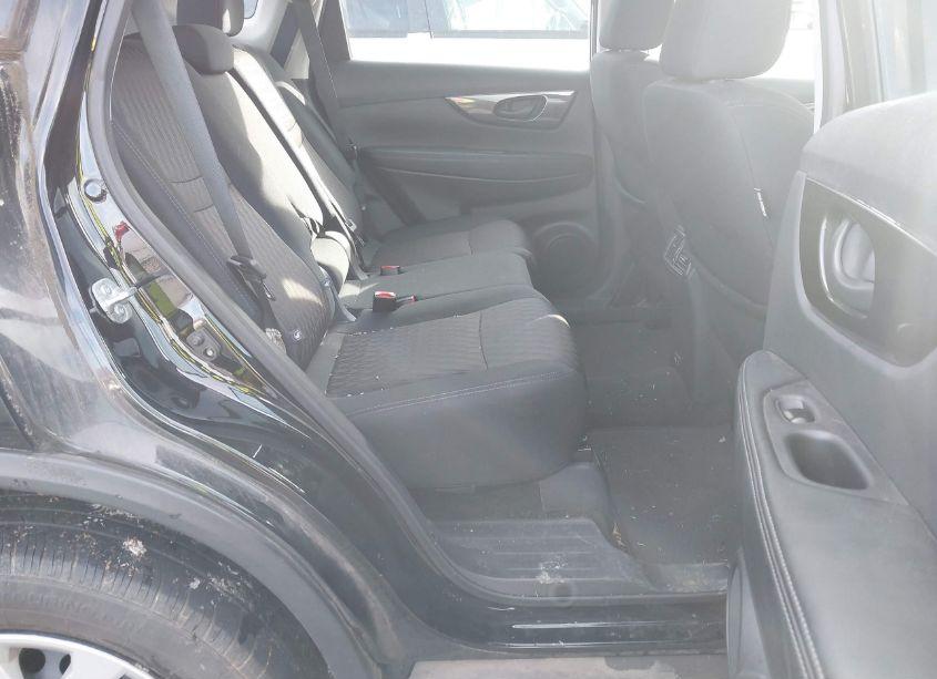 Photo 8 of 2019 Nissan Rogue S (VIN 5N1AT2MT8KC801607)