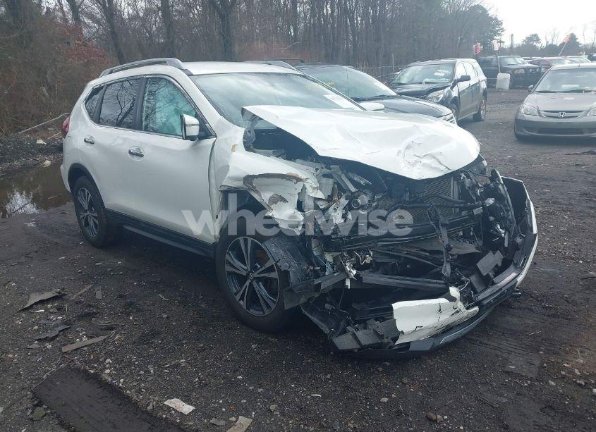 2019 Nissan Rogue SV (VIN 5N1AT2MT8KC817404) main photo