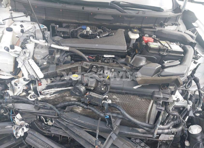 Photo 10 of 2019 Nissan Rogue SV (VIN 5N1AT2MT8KC817404)