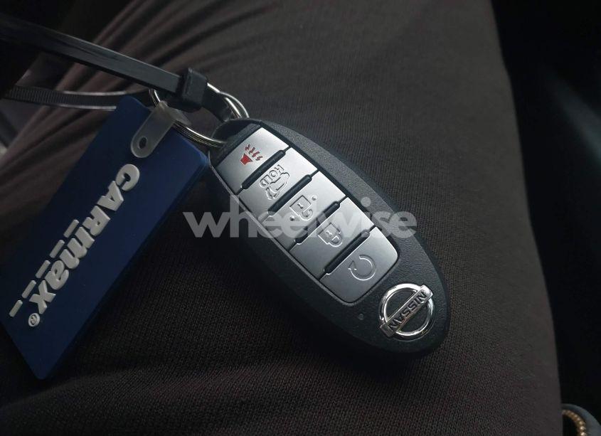 Photo 11 of 2019 Nissan Rogue SV (VIN 5N1AT2MT8KC817404)