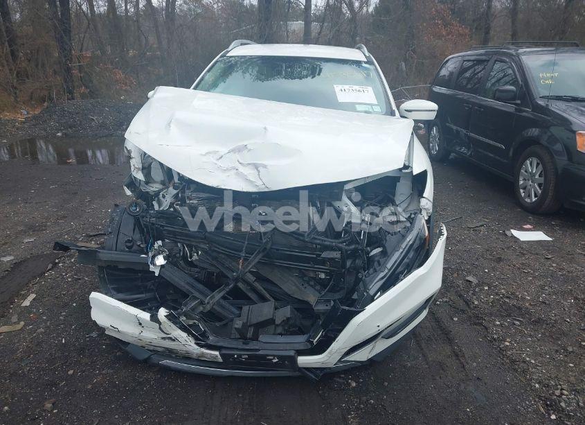 Photo 12 of 2019 Nissan Rogue SV (VIN 5N1AT2MT8KC817404)