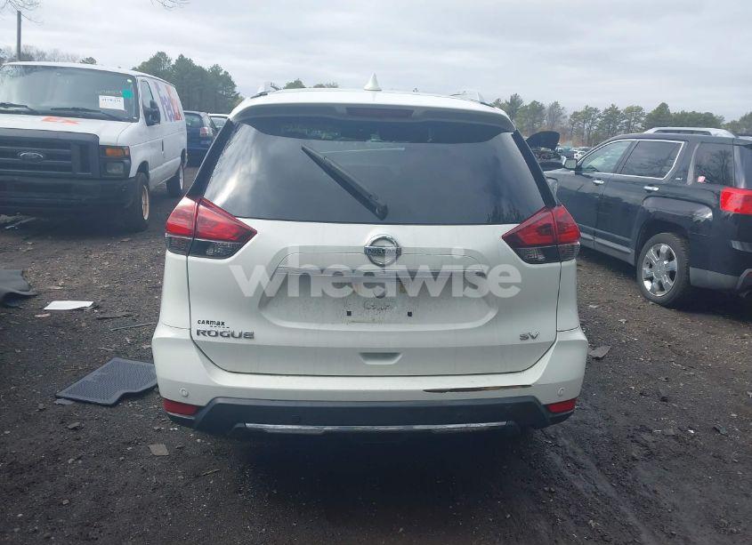 Photo 16 of 2019 Nissan Rogue SV (VIN 5N1AT2MT8KC817404)
