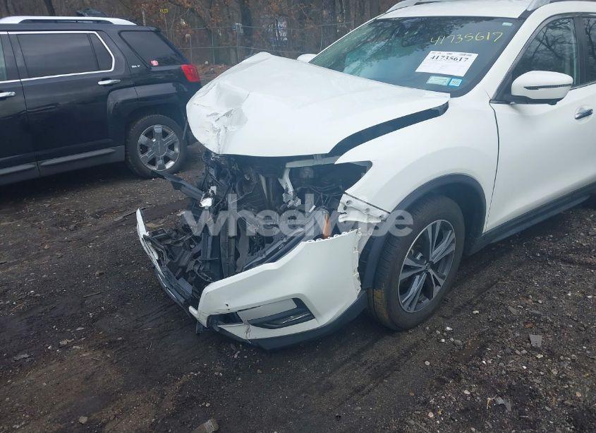 Photo 6 of 2019 Nissan Rogue SV (VIN 5N1AT2MT8KC817404)