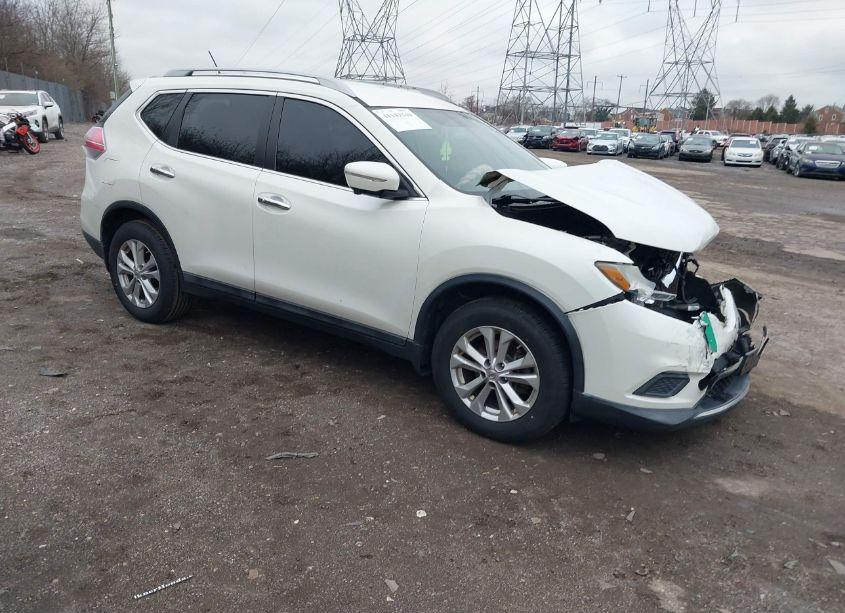 2015 Nissan Rogue SV (VIN 5N1AT2MT9FC754108) main photo