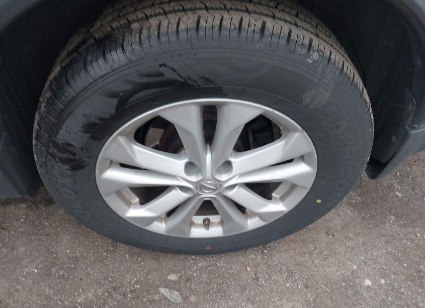 Photo 12 of 2015 Nissan Rogue SV (VIN 5N1AT2MT9FC754108)