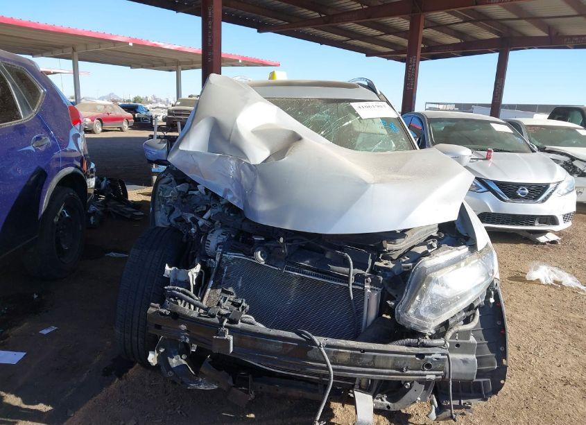 Photo 11 of 2015 Nissan Rogue SL (VIN 5N1AT2MT9FC771829)