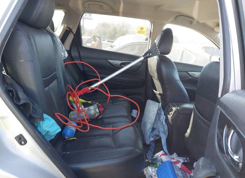 Photo 8 of 2015 Nissan Rogue SL (VIN 5N1AT2MT9FC776321)