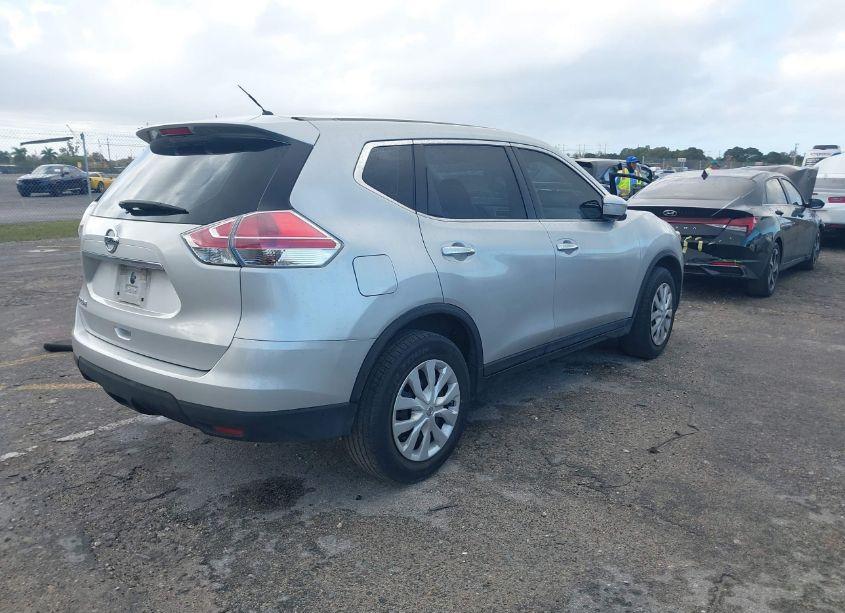Photo 4 of 2015 Nissan Rogue S (VIN 5N1AT2MT9FC814565)