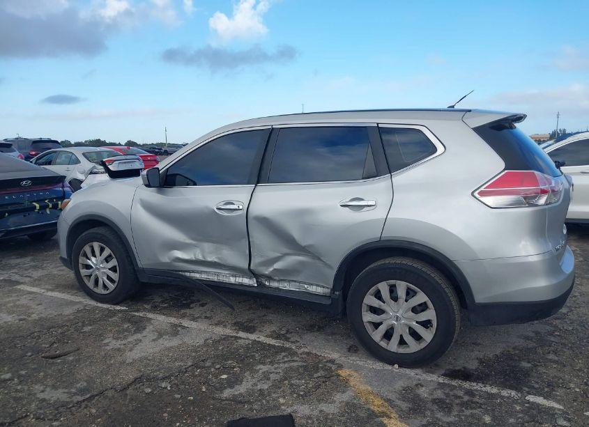 Photo 6 of 2015 Nissan Rogue S (VIN 5N1AT2MT9FC814565)