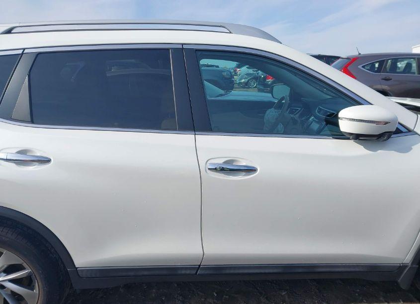 Photo 13 of 2015 Nissan Rogue SL (VIN 5N1AT2MT9FC847484)