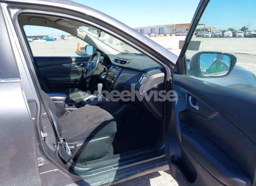 Photo 5 of 2015 Nissan Rogue S (VIN 5N1AT2MT9FC903083)