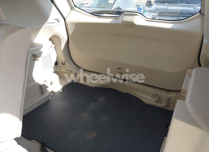 Photo 12 of 2015 Nissan Rogue SV (VIN 5N1AT2MT9FC924810)