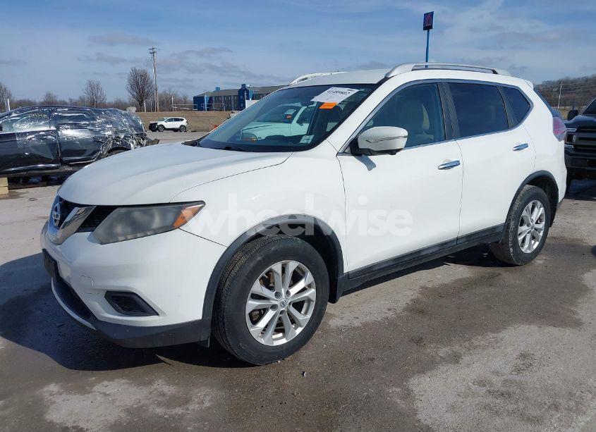 Photo 2 of 2015 Nissan Rogue SV (VIN 5N1AT2MT9FC924810)