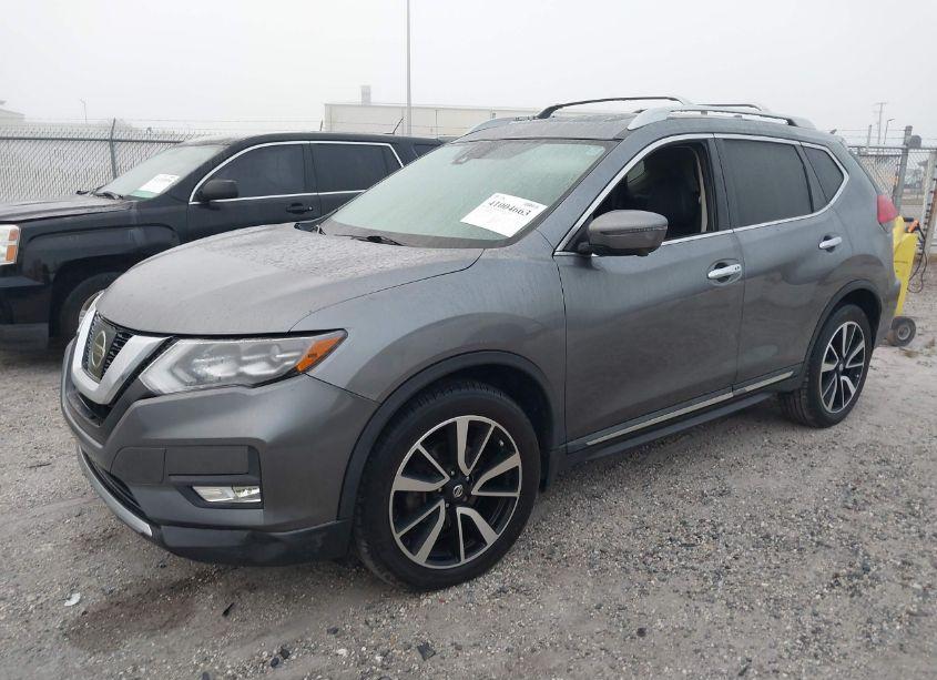 Photo 2 of 2017 Nissan Rogue SL (VIN 5N1AT2MT9HC750384)