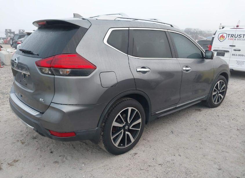 Photo 4 of 2017 Nissan Rogue SL (VIN 5N1AT2MT9HC750384)