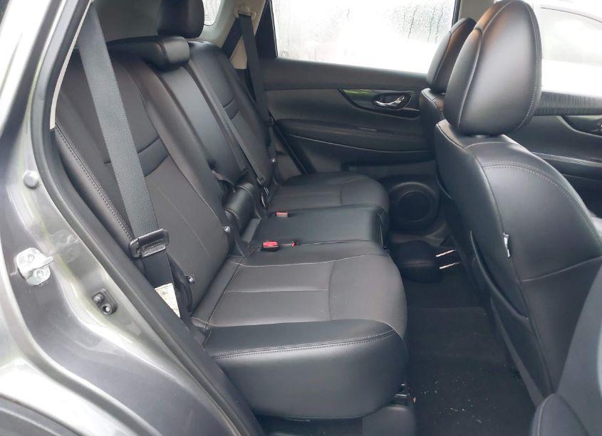 Photo 8 of 2017 Nissan Rogue SL (VIN 5N1AT2MT9HC750384)