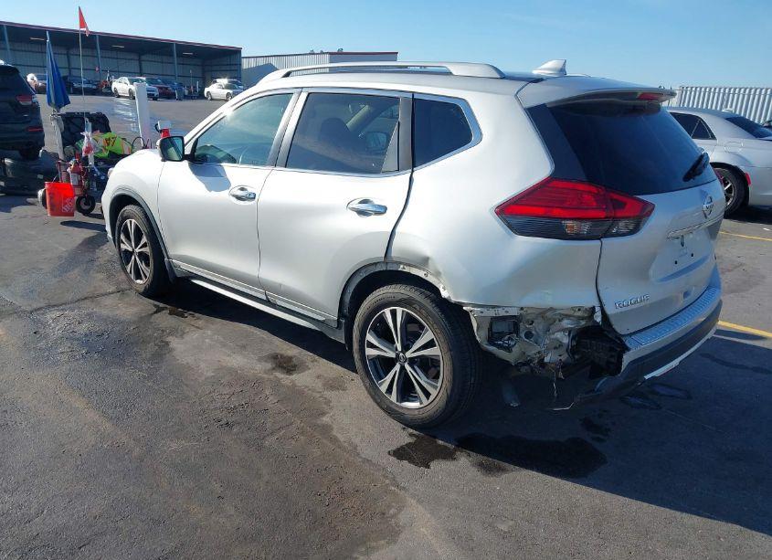 Photo 3 of 2017 Nissan Rogue SL (VIN 5N1AT2MT9HC753155)