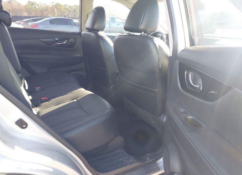 Photo 8 of 2017 Nissan Rogue SL (VIN 5N1AT2MT9HC753155)