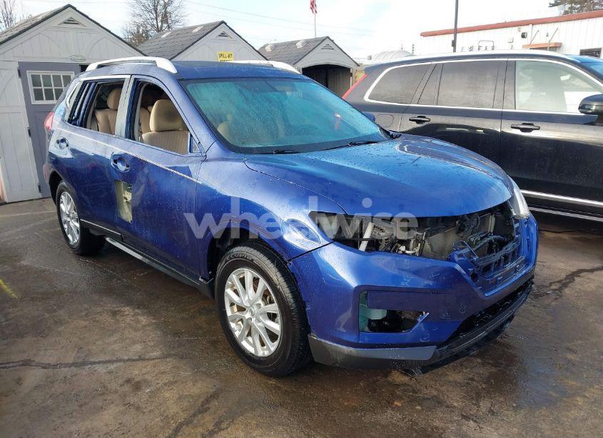 2017 Nissan Rogue SV (VIN 5N1AT2MT9HC763488) main photo