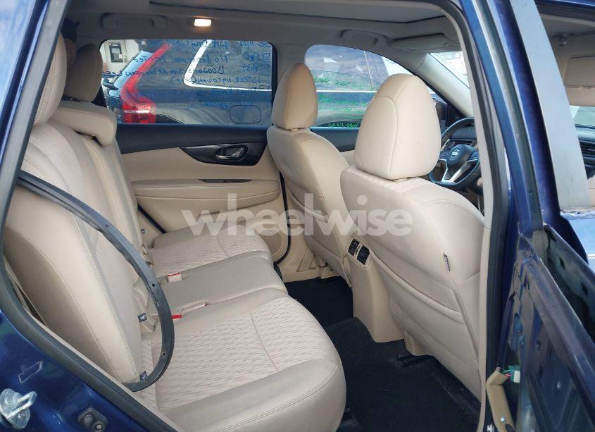 Photo 8 of 2017 Nissan Rogue SV (VIN 5N1AT2MT9HC763488)