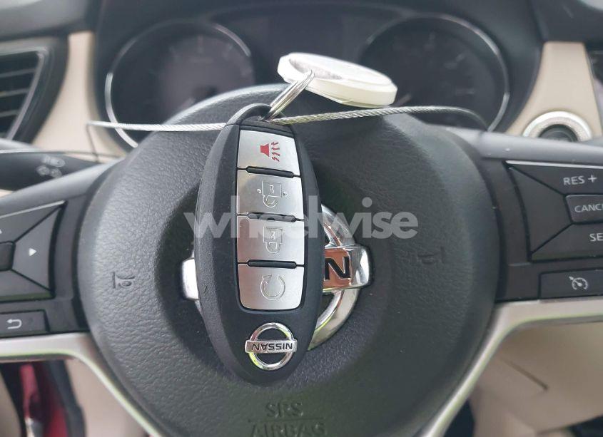 Photo 11 of 2017 Nissan Rogue SV (VIN 5N1AT2MT9HC800491)