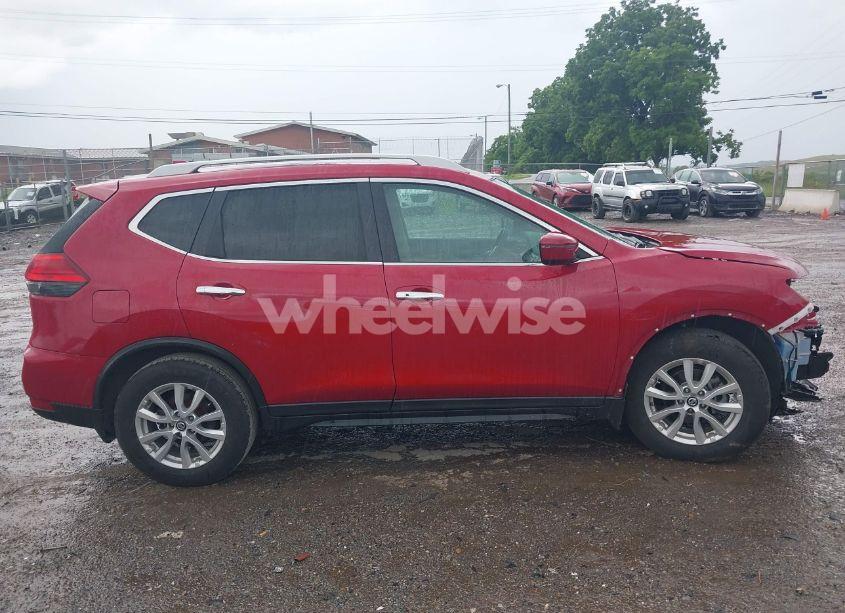 Photo 13 of 2017 Nissan Rogue SV (VIN 5N1AT2MT9HC800491)