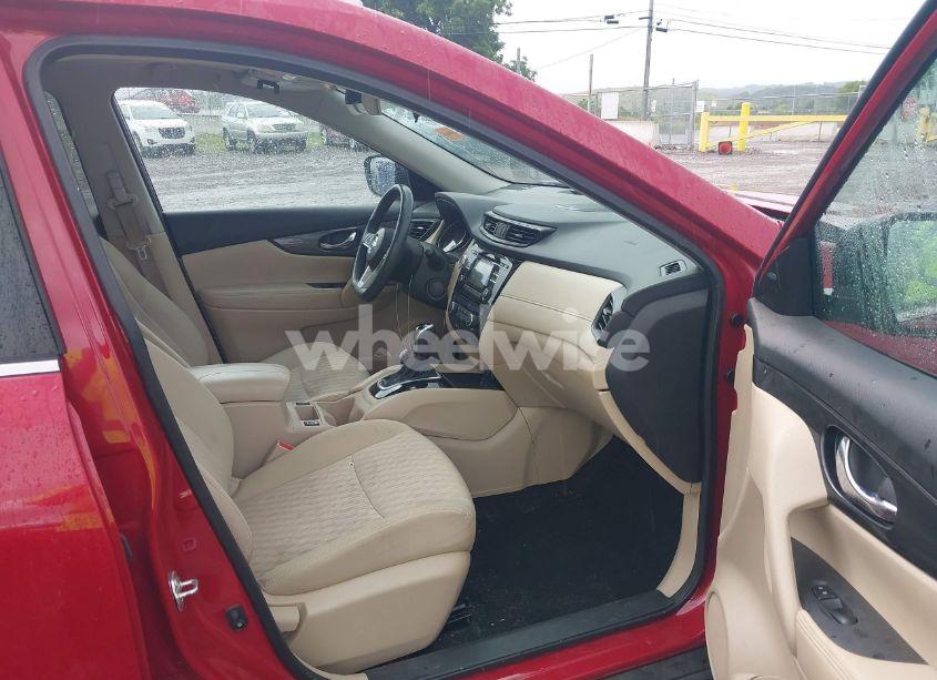 Photo 5 of 2017 Nissan Rogue SV (VIN 5N1AT2MT9HC800491)