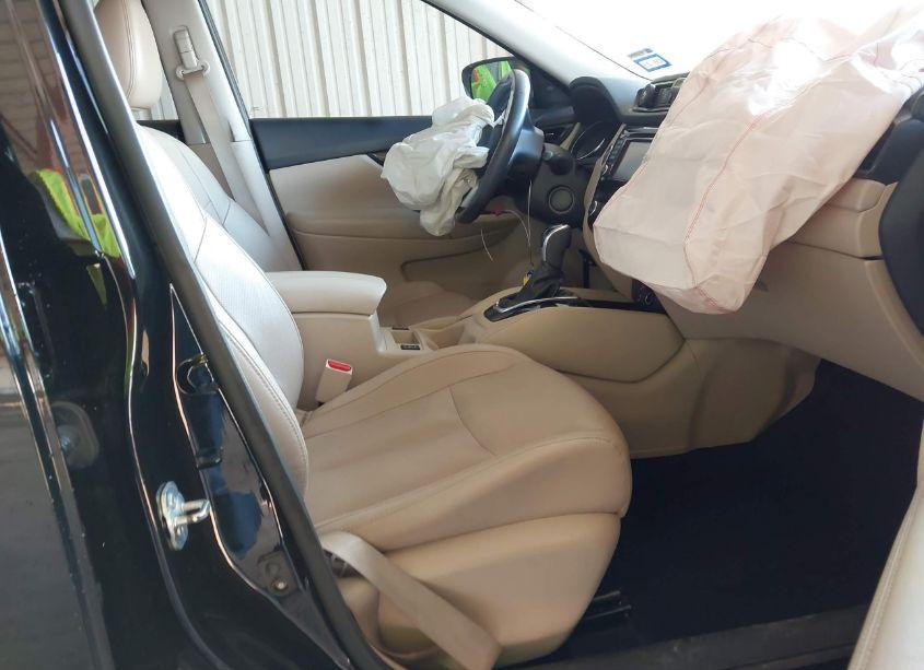 Photo 5 of 2017 Nissan Rogue SL (VIN 5N1AT2MT9HC819395)