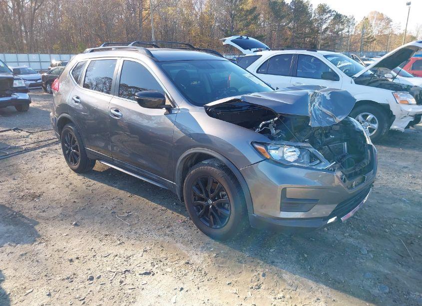 2017 Nissan Rogue SV (VIN 5N1AT2MT9HC823205) main photo