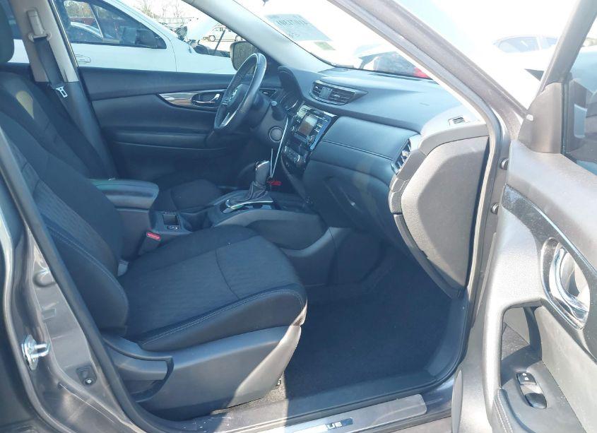 Photo 5 of 2017 Nissan Rogue SV (VIN 5N1AT2MT9HC823205)