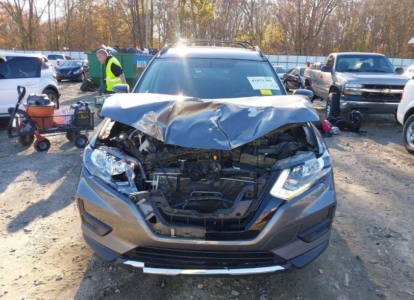 Photo 6 of 2017 Nissan Rogue SV (VIN 5N1AT2MT9HC823205)