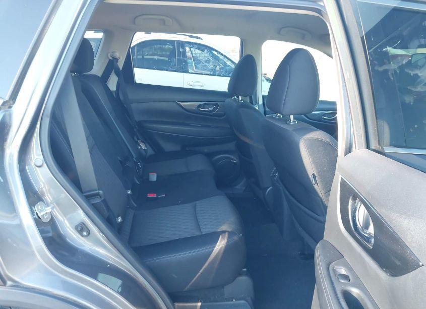 Photo 8 of 2017 Nissan Rogue SV (VIN 5N1AT2MT9HC823205)