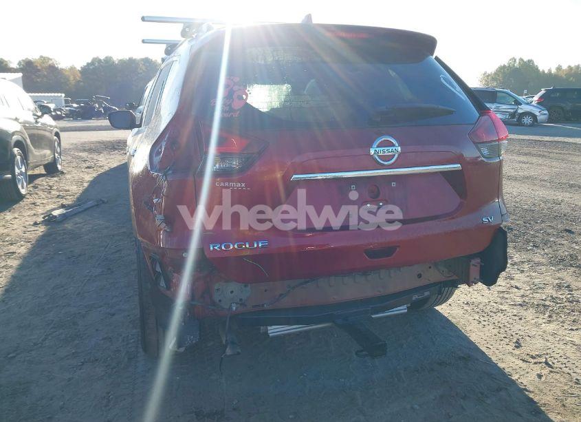 Photo 6 of 2018 Nissan Rogue SV (VIN 5N1AT2MT9JC704687)