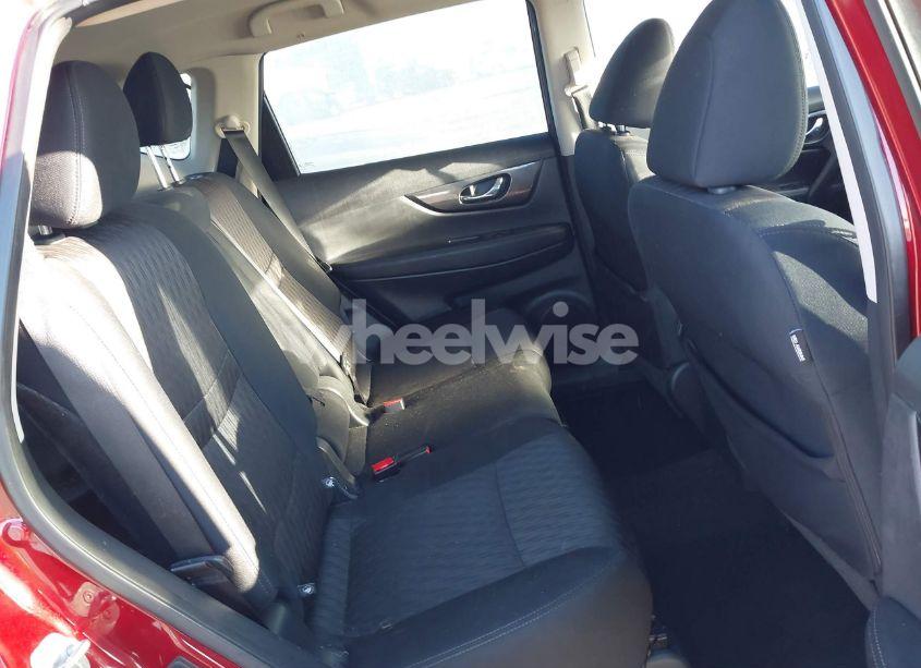 Photo 8 of 2018 Nissan Rogue SV (VIN 5N1AT2MT9JC704687)