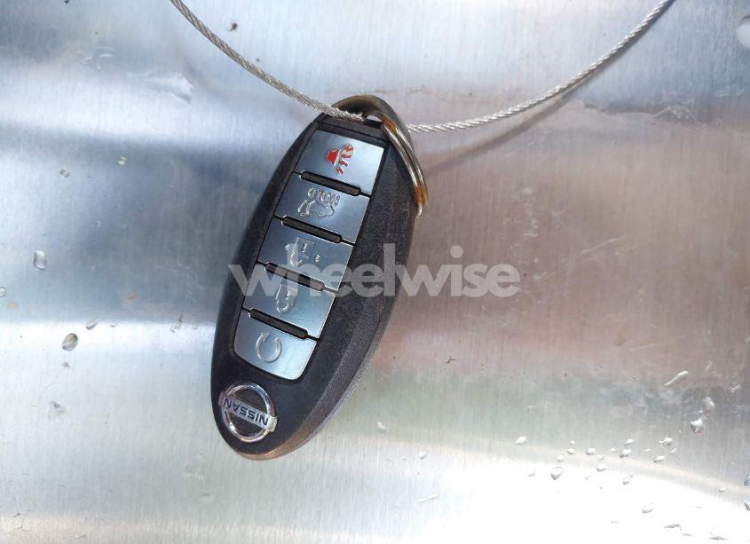 Photo 11 of 2018 Nissan Rogue SV (VIN 5N1AT2MT9JC720890)