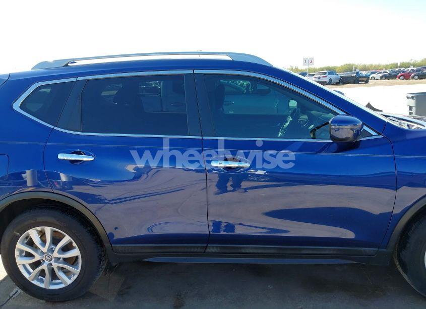 Photo 13 of 2018 Nissan Rogue SV (VIN 5N1AT2MT9JC720890)