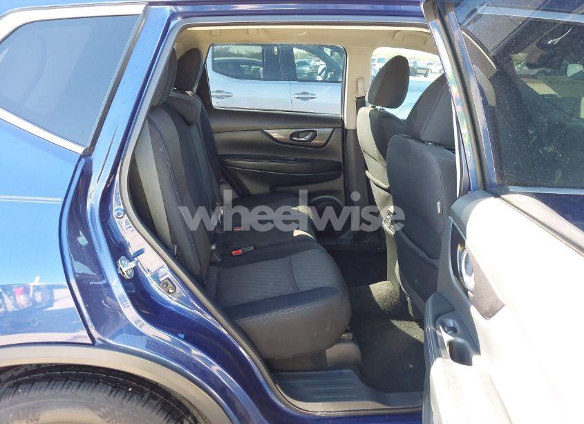 Photo 8 of 2018 Nissan Rogue SV (VIN 5N1AT2MT9JC720890)