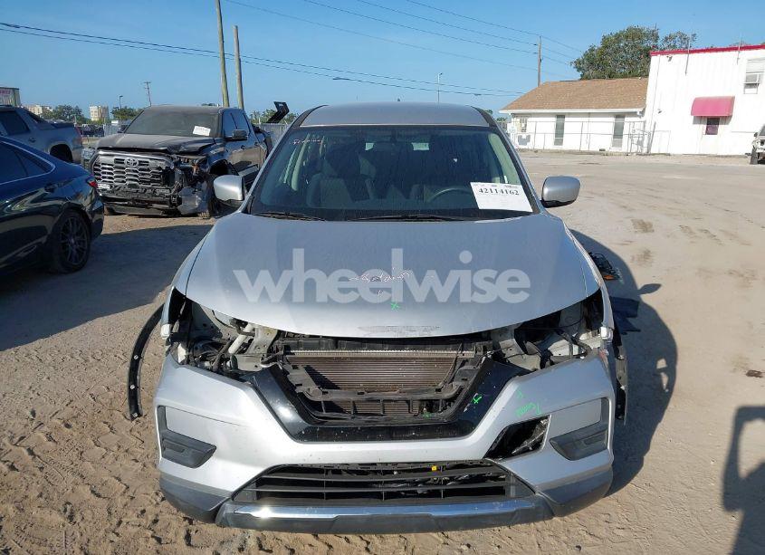 Photo 13 of 2018 Nissan Rogue S (VIN 5N1AT2MT9JC732781)