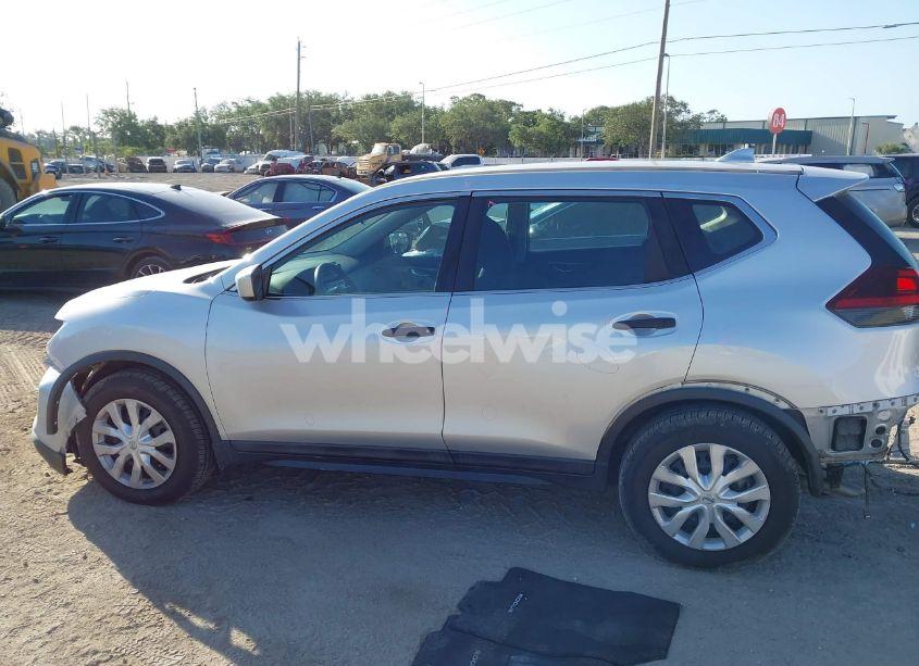 Photo 15 of 2018 Nissan Rogue S (VIN 5N1AT2MT9JC732781)
