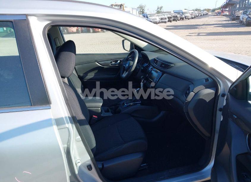 Photo 5 of 2018 Nissan Rogue S (VIN 5N1AT2MT9JC732781)