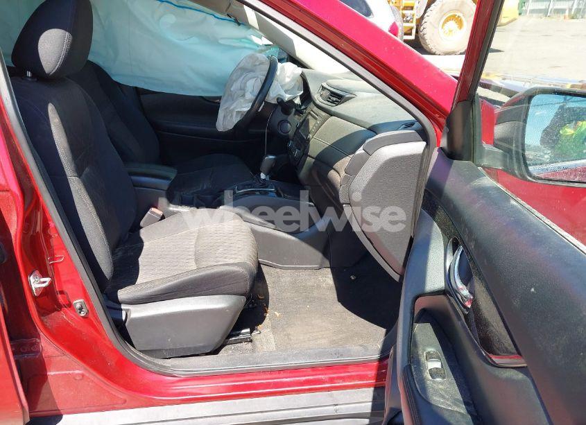 Photo 5 of 2018 Nissan Rogue SV (VIN 5N1AT2MT9JC733879)