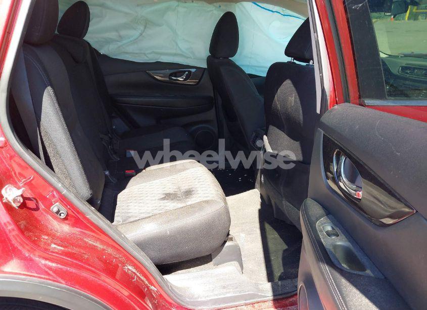 Photo 8 of 2018 Nissan Rogue SV (VIN 5N1AT2MT9JC733879)