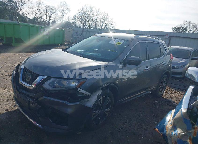 Photo 2 of 2018 Nissan Rogue SL (VIN 5N1AT2MT9JC734272)