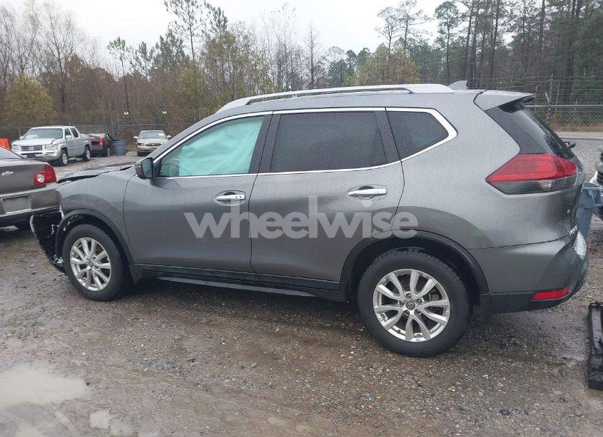 Photo 15 of 2018 Nissan Rogue SV (VIN 5N1AT2MT9JC740976)