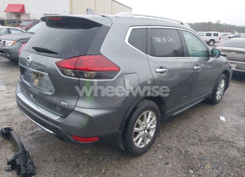 Photo 4 of 2018 Nissan Rogue SV (VIN 5N1AT2MT9JC740976)