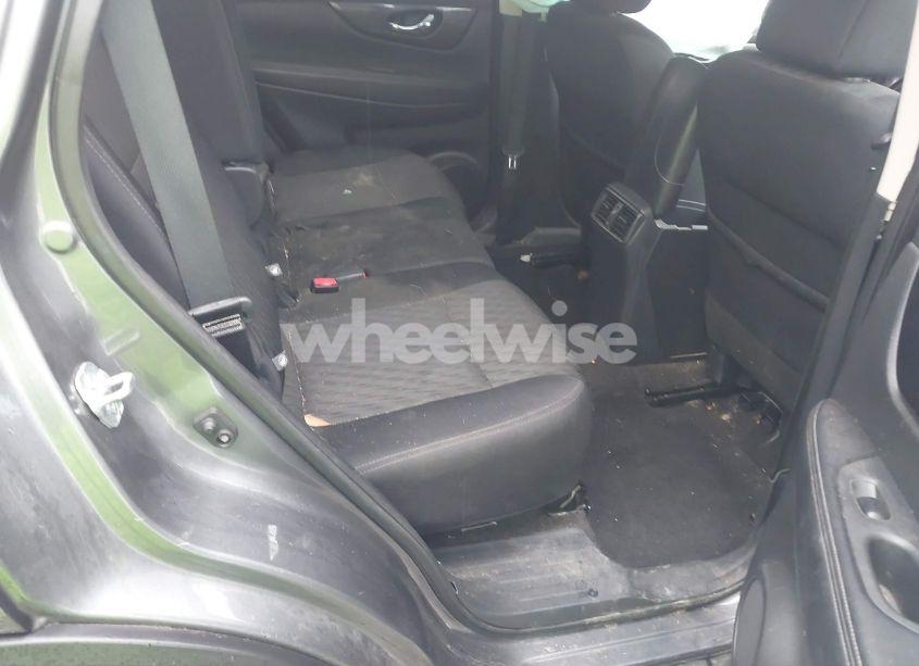 Photo 8 of 2018 Nissan Rogue SV (VIN 5N1AT2MT9JC740976)