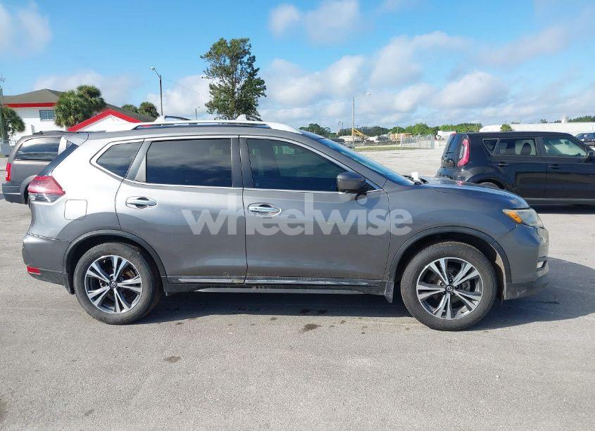 Photo 13 of 2018 Nissan Rogue SL (VIN 5N1AT2MT9JC834646)